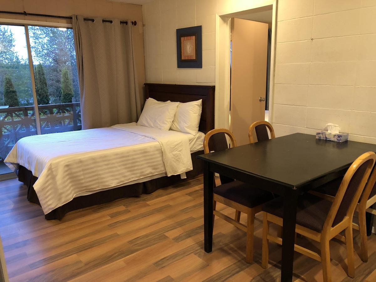 Holiday House Motel Ladysmith Ngoại thất bức ảnh