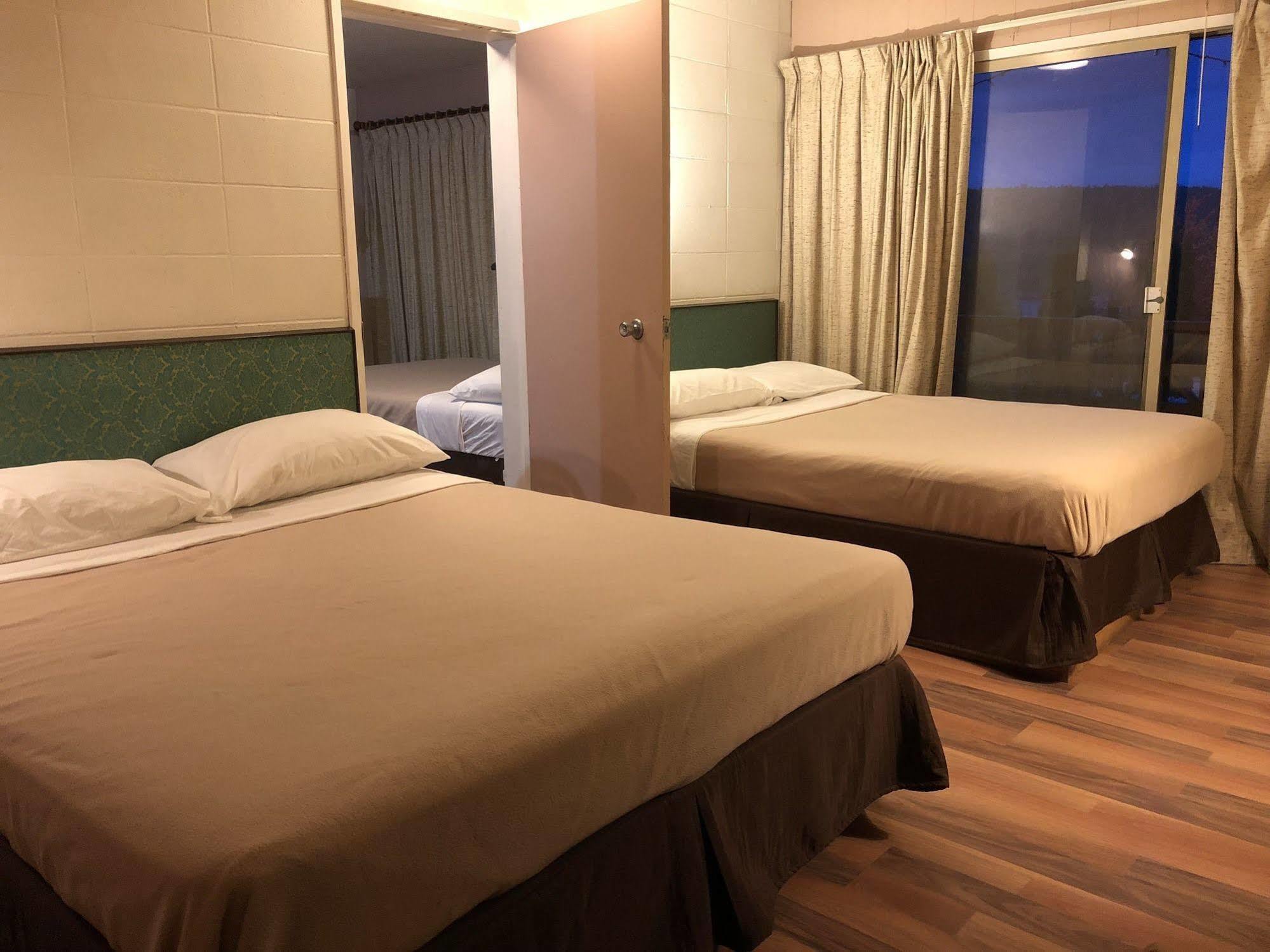 Holiday House Motel Ladysmith Ngoại thất bức ảnh